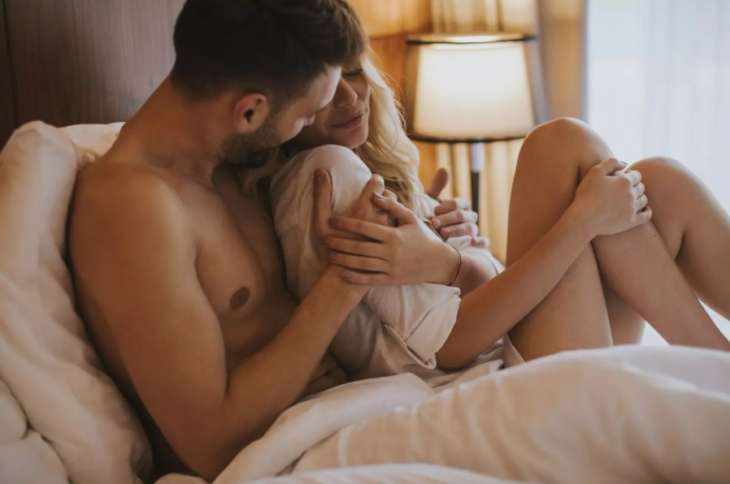 От грязных словечек до секс-игрушек: 10 вещей, которые женщины действительно любят в постели